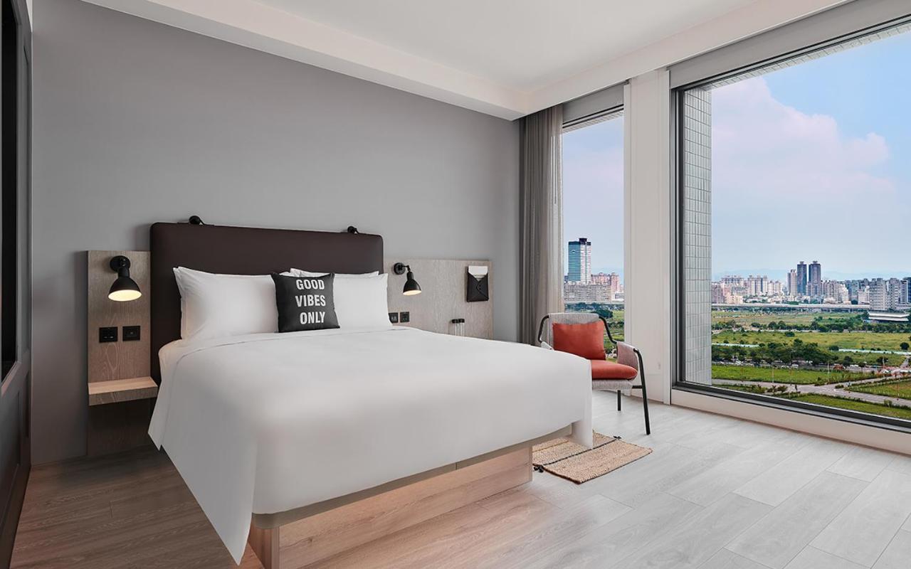Hotel Moxy Taichung Exterior foto